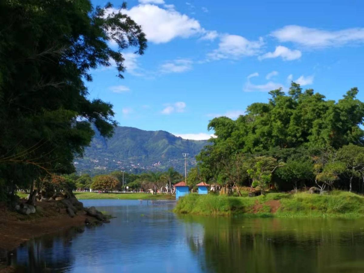 Torres Del Lago Suites And Apartments San José Buitenkant foto